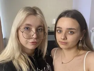 JulieAndLira pics show